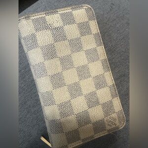 LOUIS VITTON Compact Damier Zippy Wallet